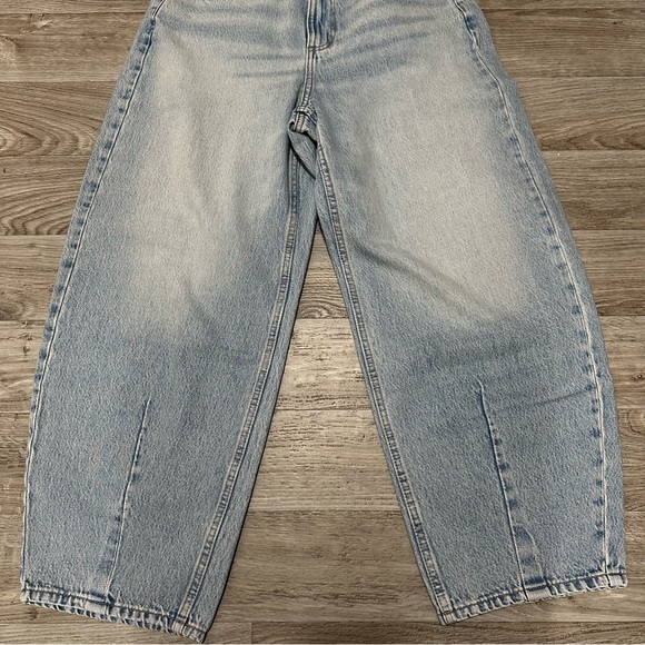 Universal Thread High-Rise Easy Barrel Ankle Jeans - Picture 7 of 8
